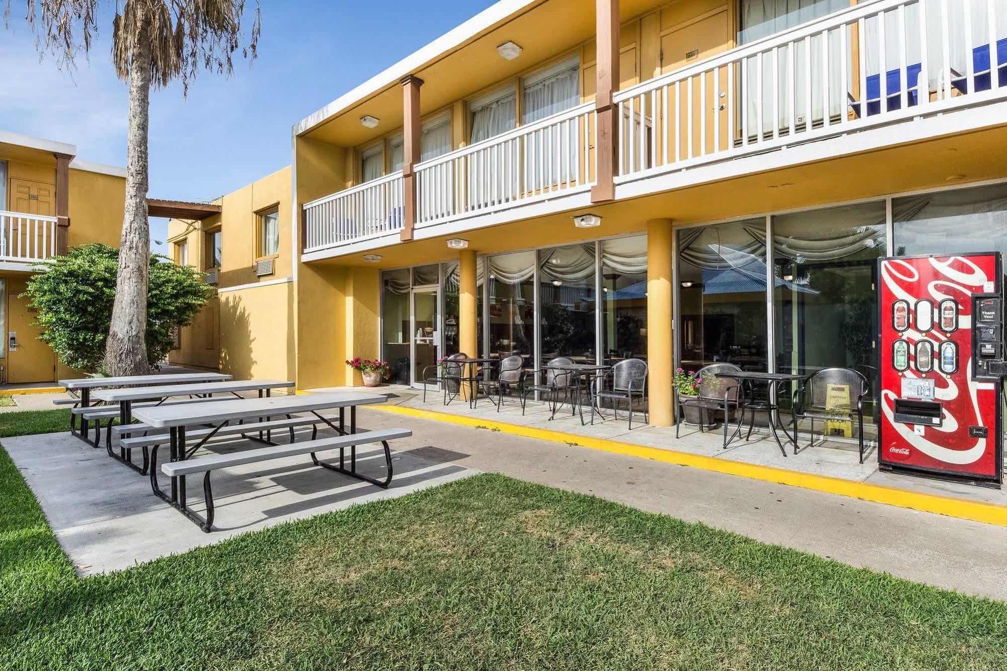 Quality Inn & Suites On The Beach Корпус-Кристи Экстерьер фото