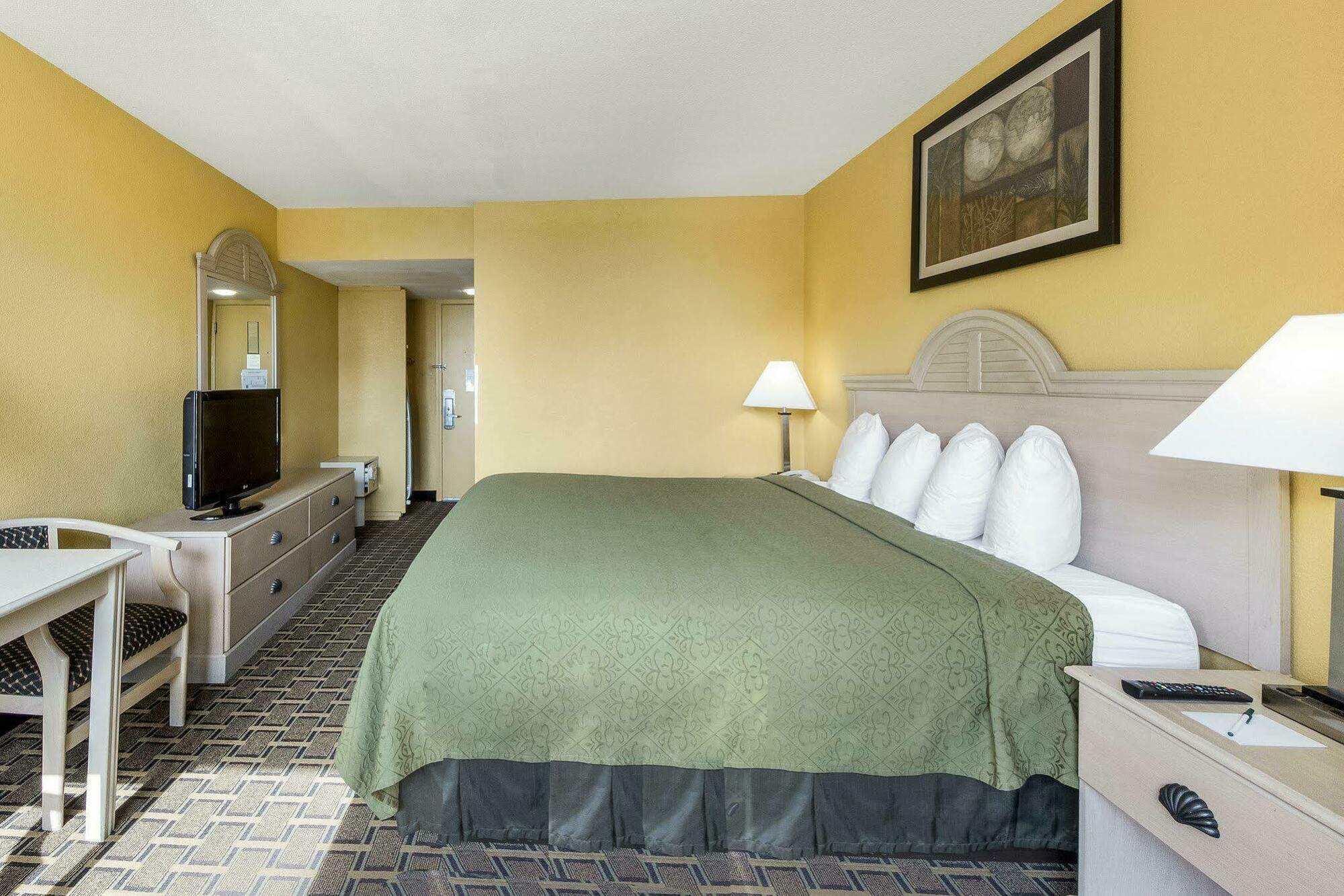 Quality Inn & Suites On The Beach Корпус-Кристи Экстерьер фото